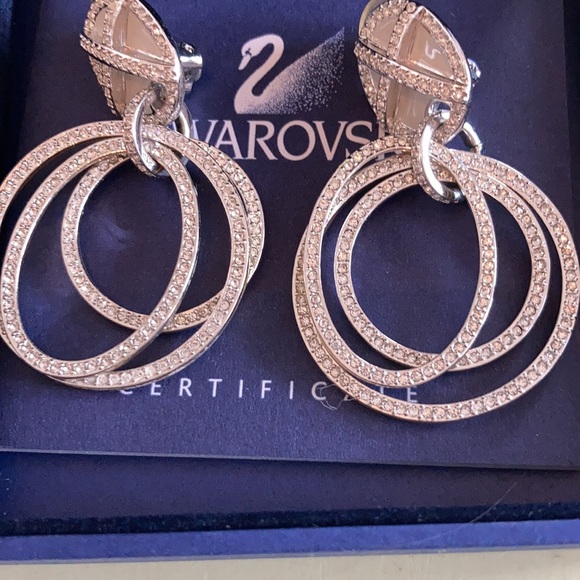Swarovski clip on beautiful hoop earrings - Picture 2 of 2